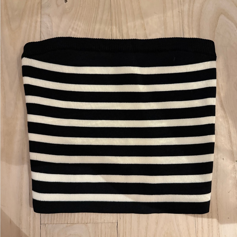 Black and White Striped Women's strapless tube top